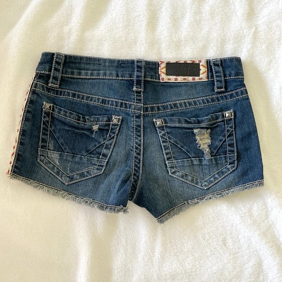 Daytrip Aztec Jean Sorts - Picture 2 of 5